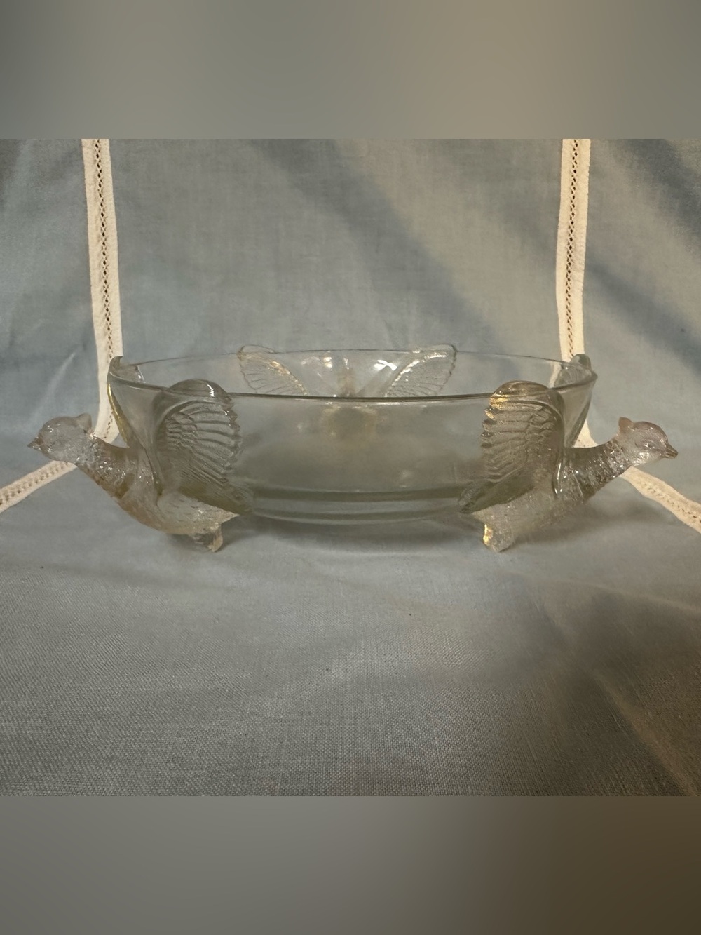 Vintage Mid-Century Jeannette Glass “Molded Pheasants” Centerpiece Bowl